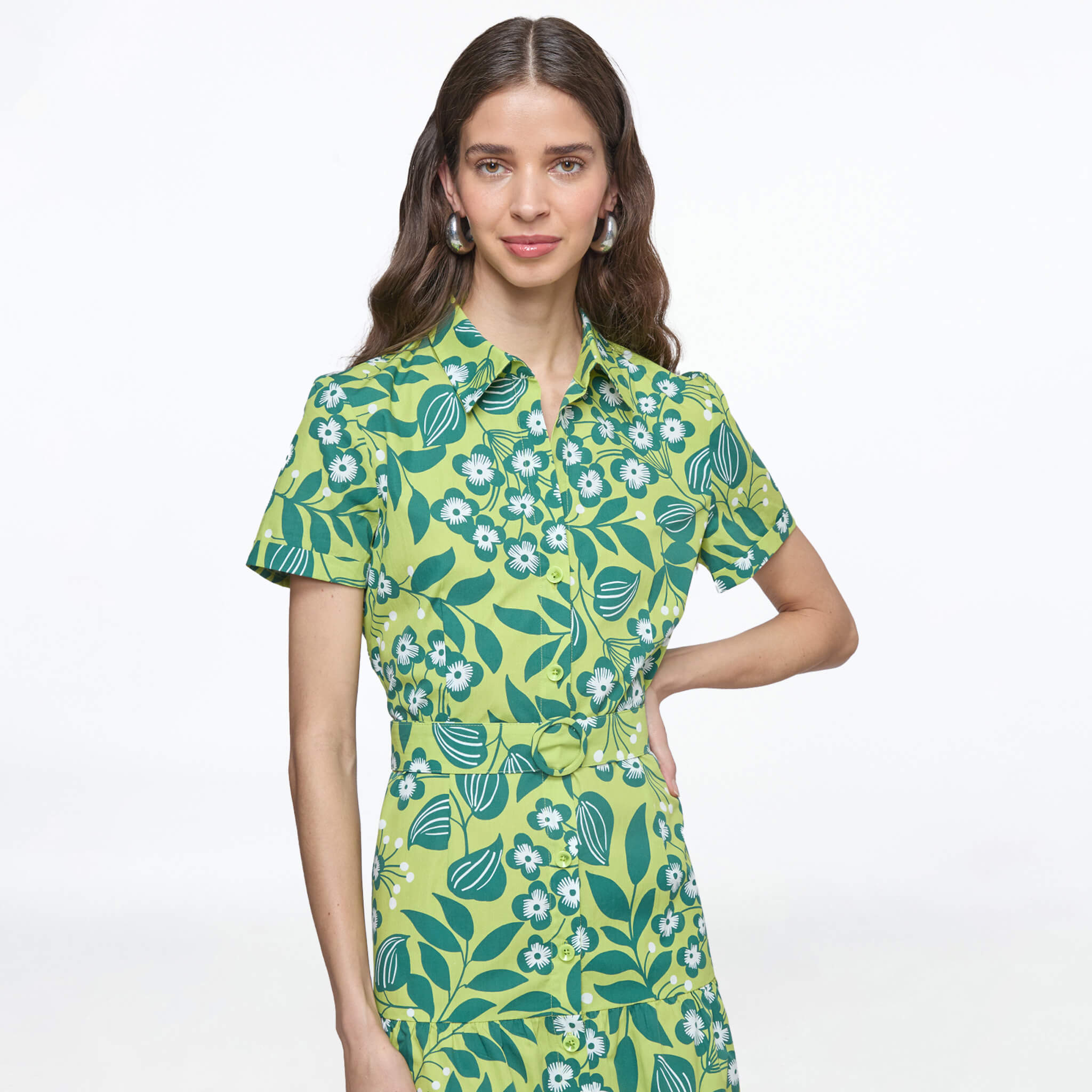 Vestido verde estampado con olanes