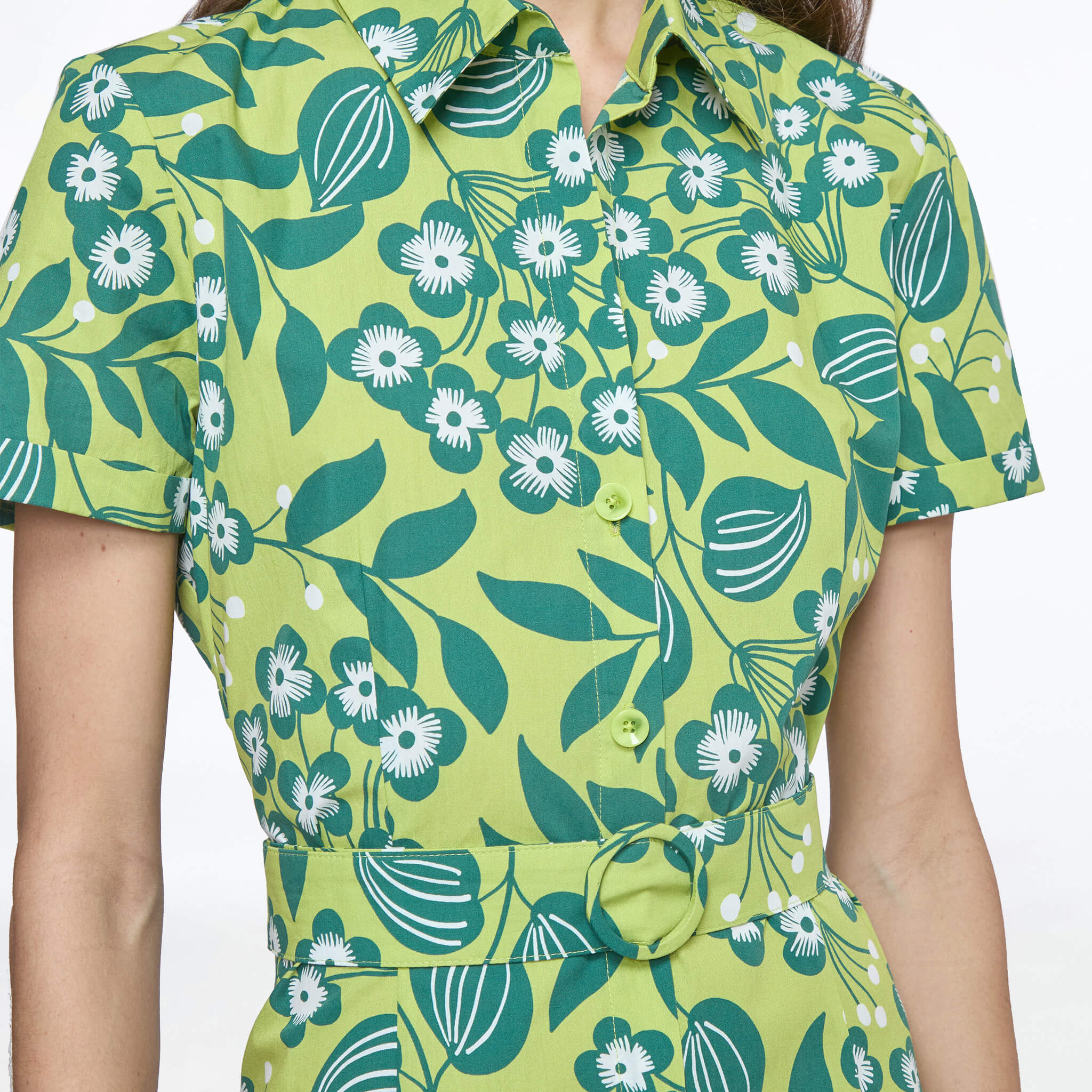 Vestido verde estampado con olanes