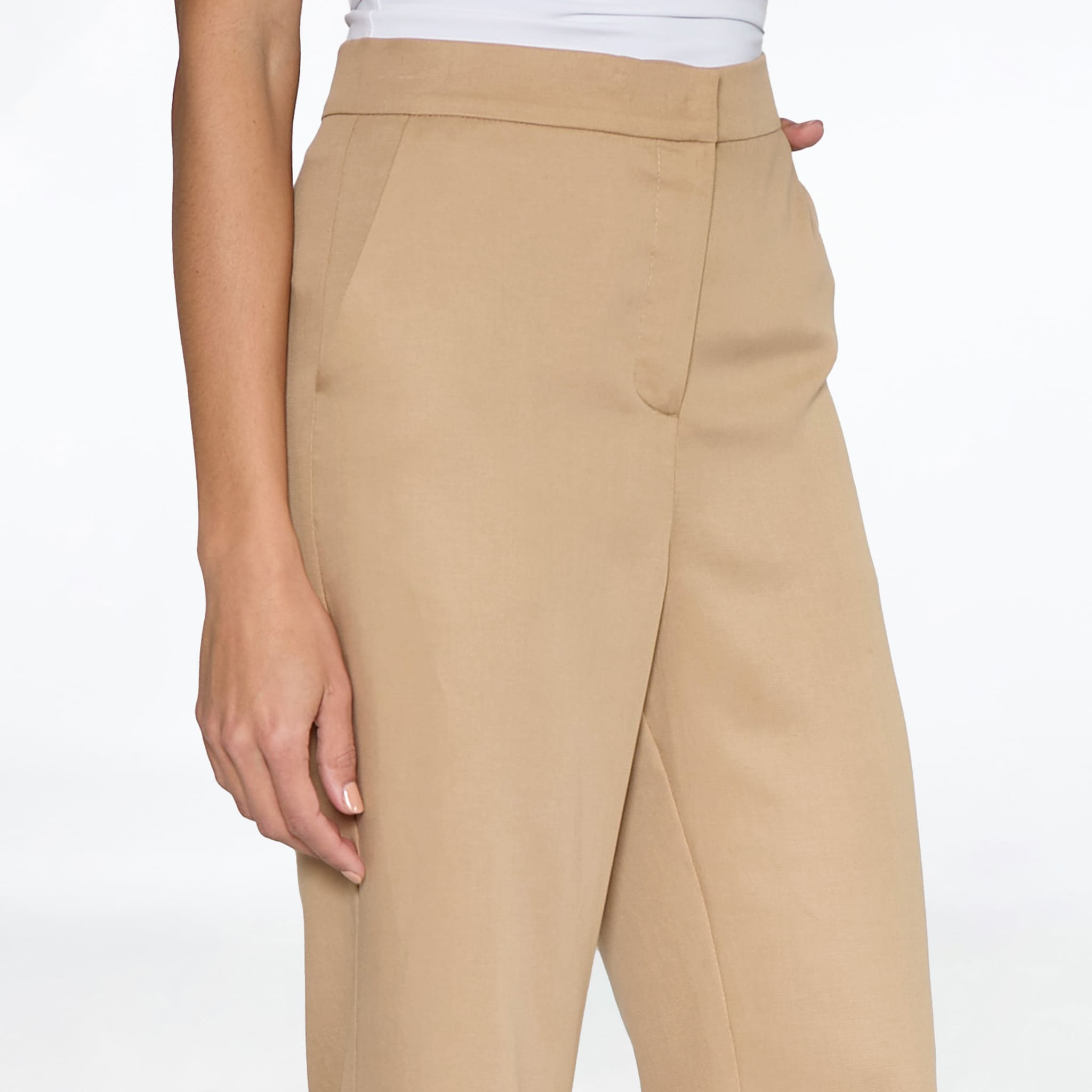 Pantalón Beige Aberturas Ruedo