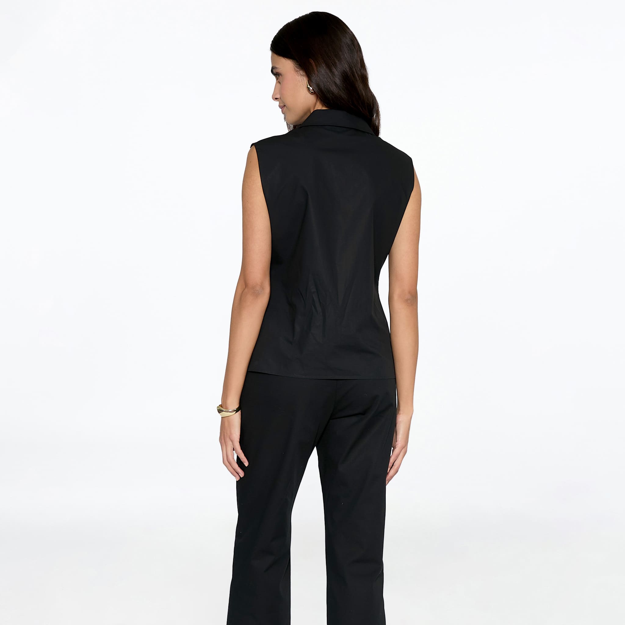 Blusa Negra Detalle de Cadena