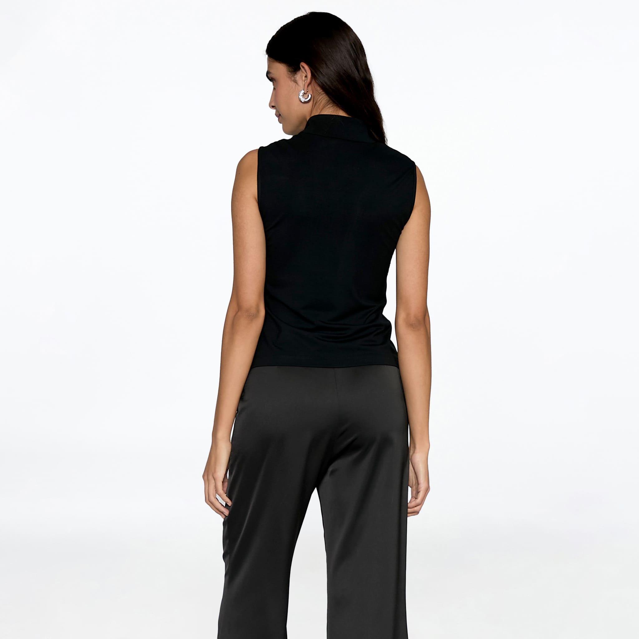 Blusa Blanca Cuello Alto Y Cierre Mujer