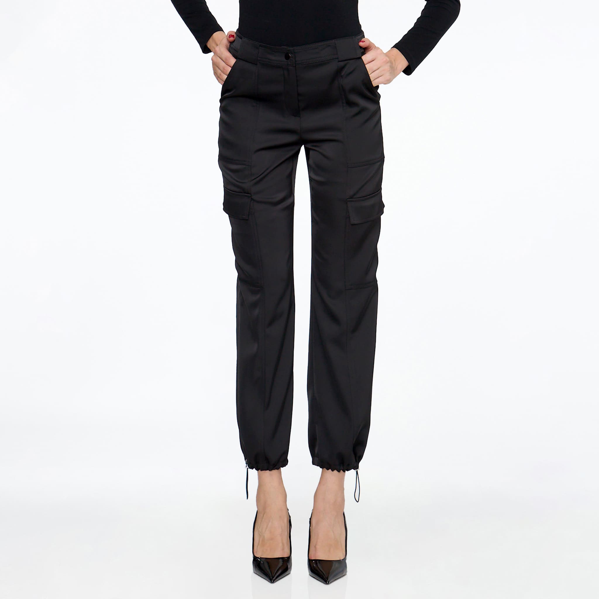Pantalón Cargo Negro Satín