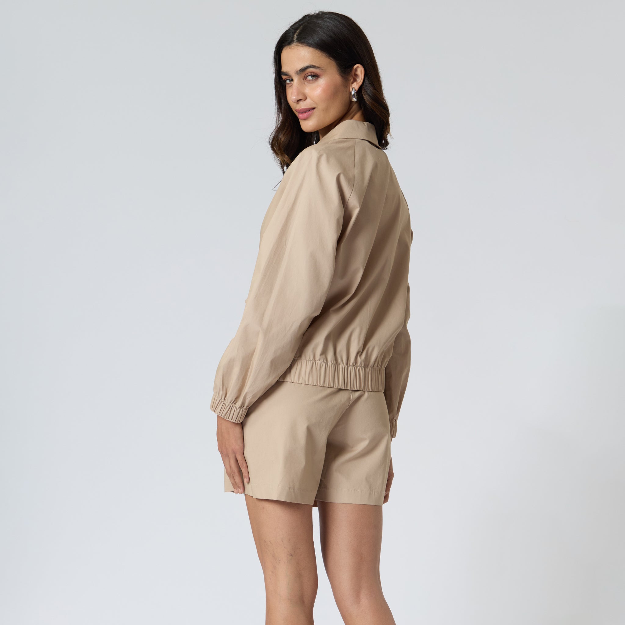 Chamarra Beige con Botones