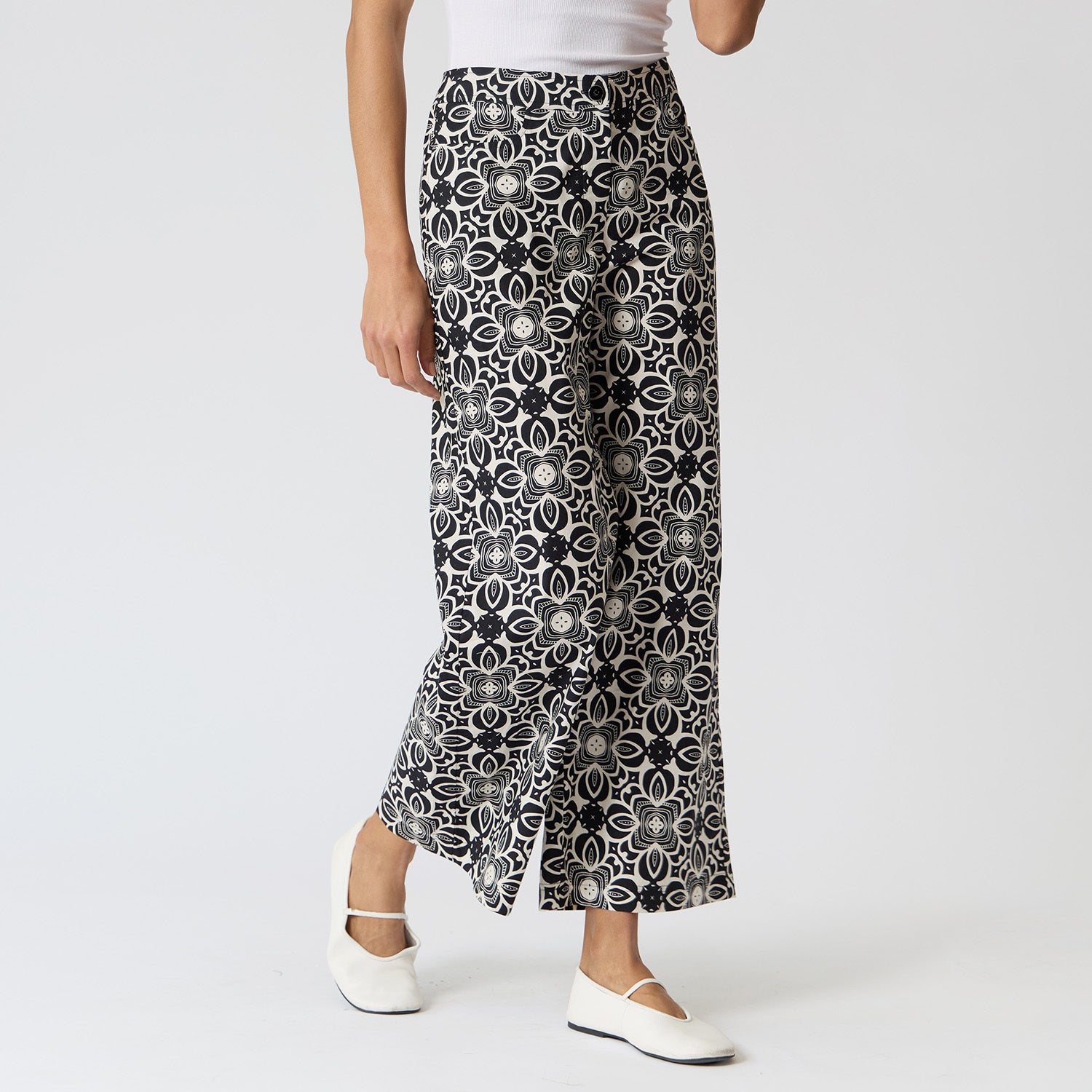 Pantalón Negro Estampado Recto