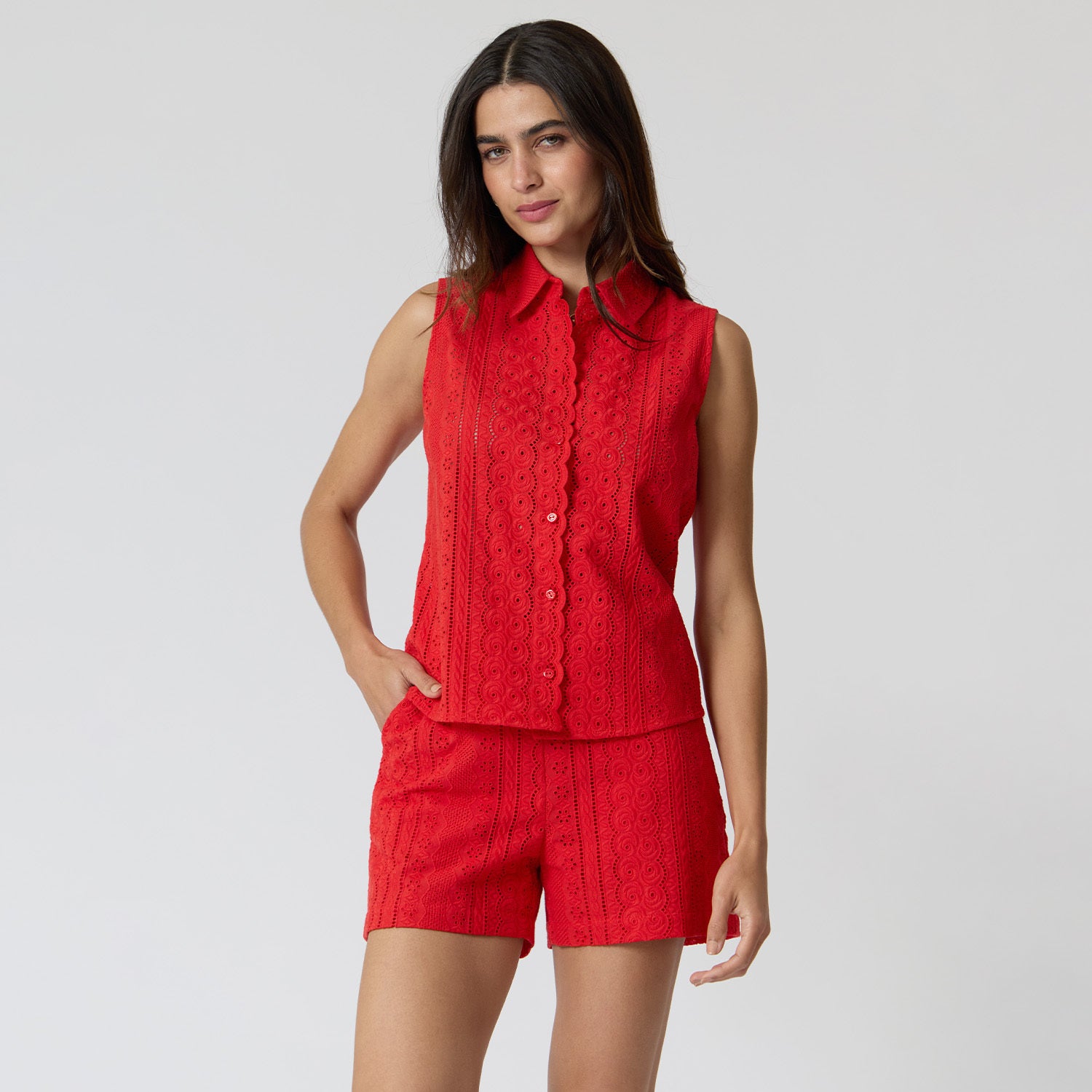 Blusa Roja Bordada