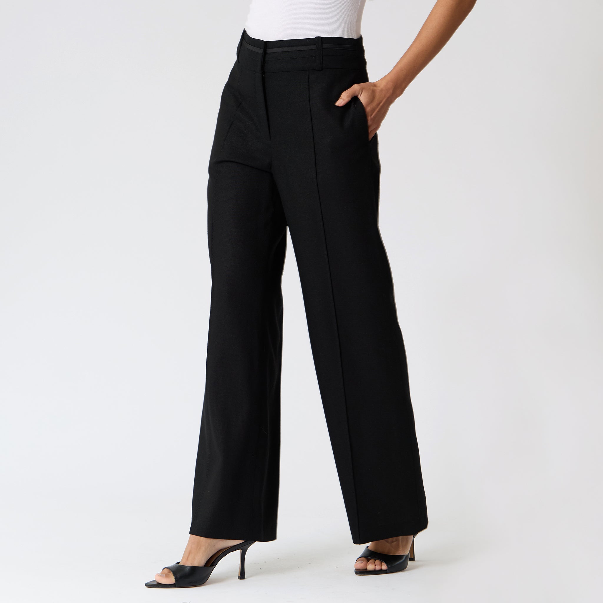 Pantalón Negro con Broches
