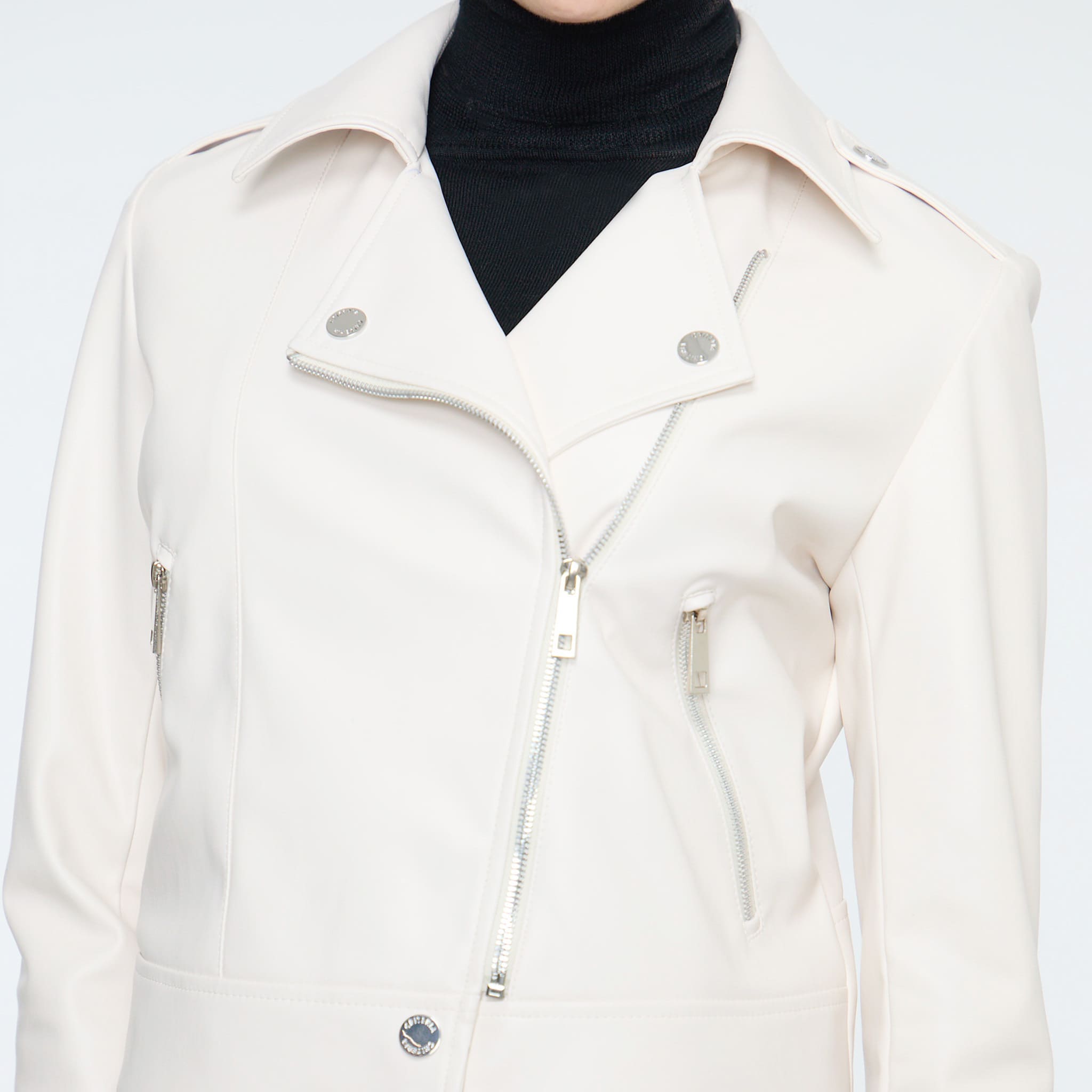 Chamarra biker hueso