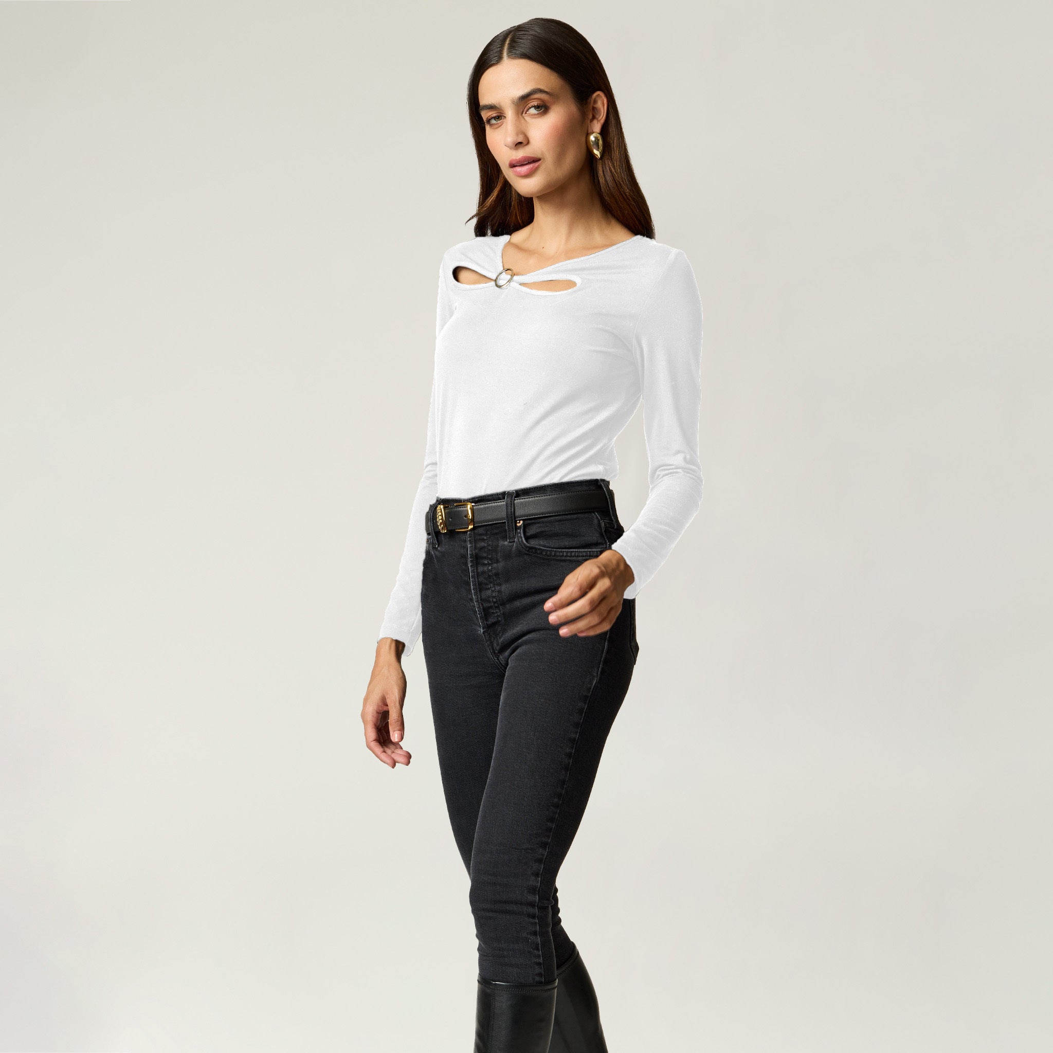 Blusa Lisa Cuello Redondo con Argolla