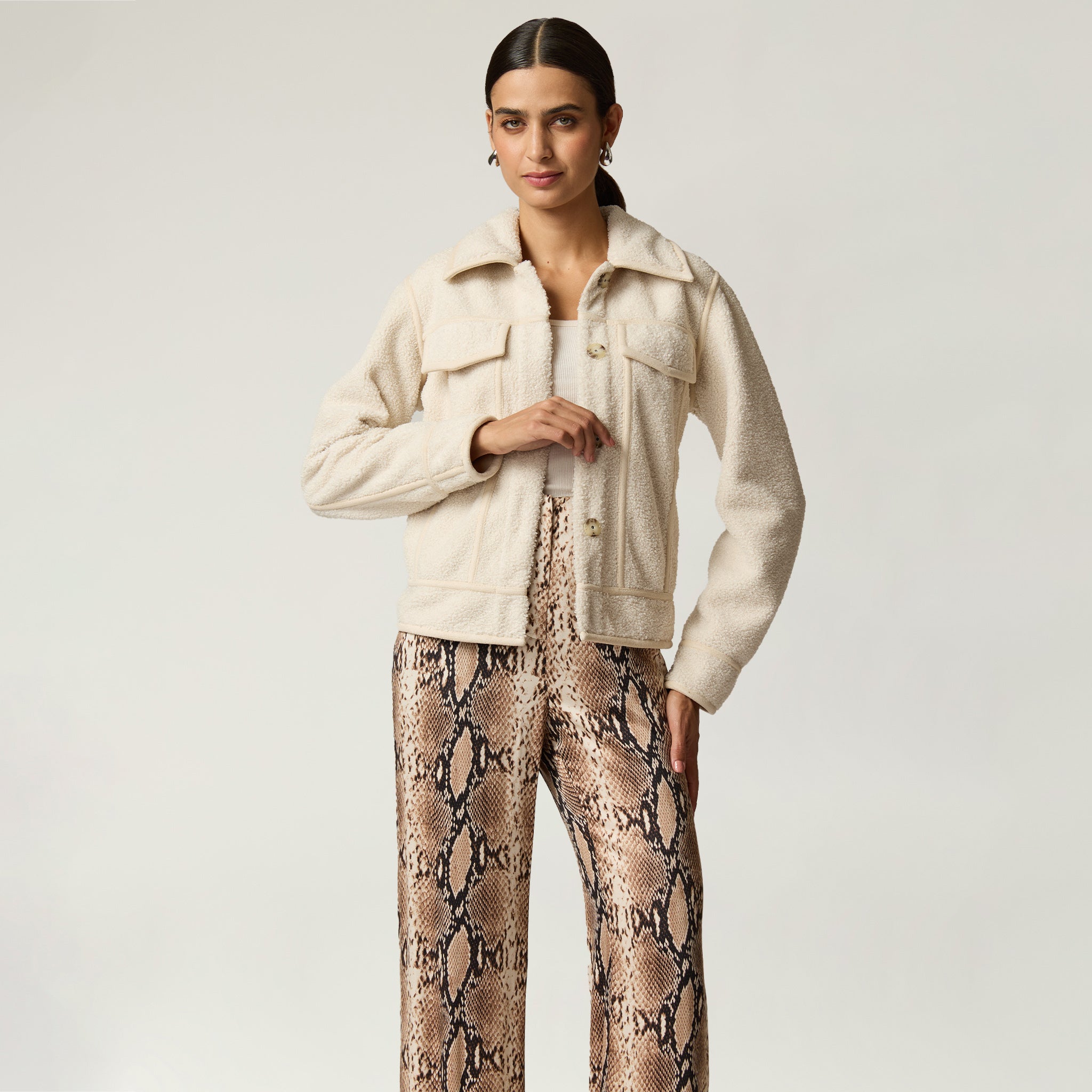 Chamarra Hueso Corta