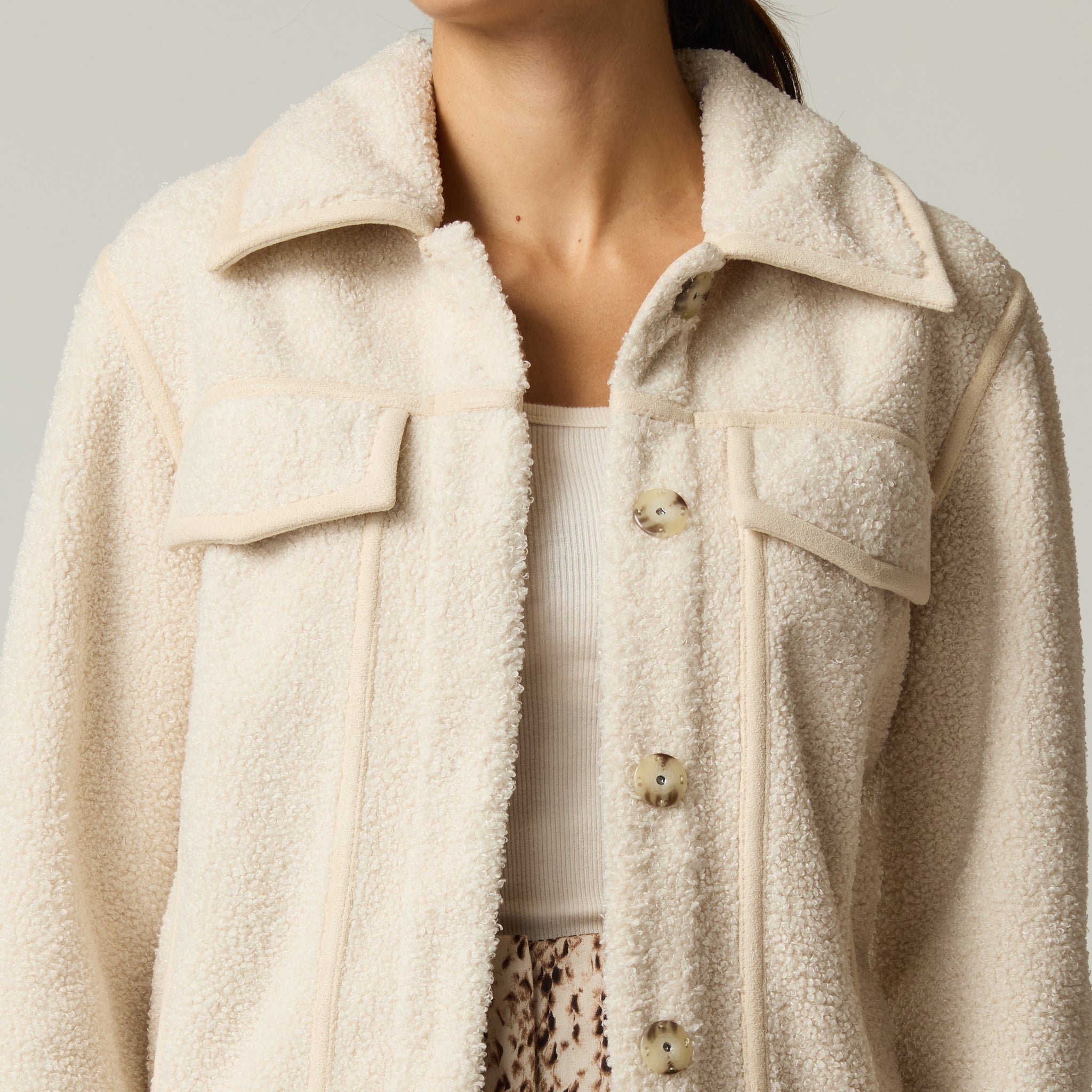 Chamarra Hueso Corta