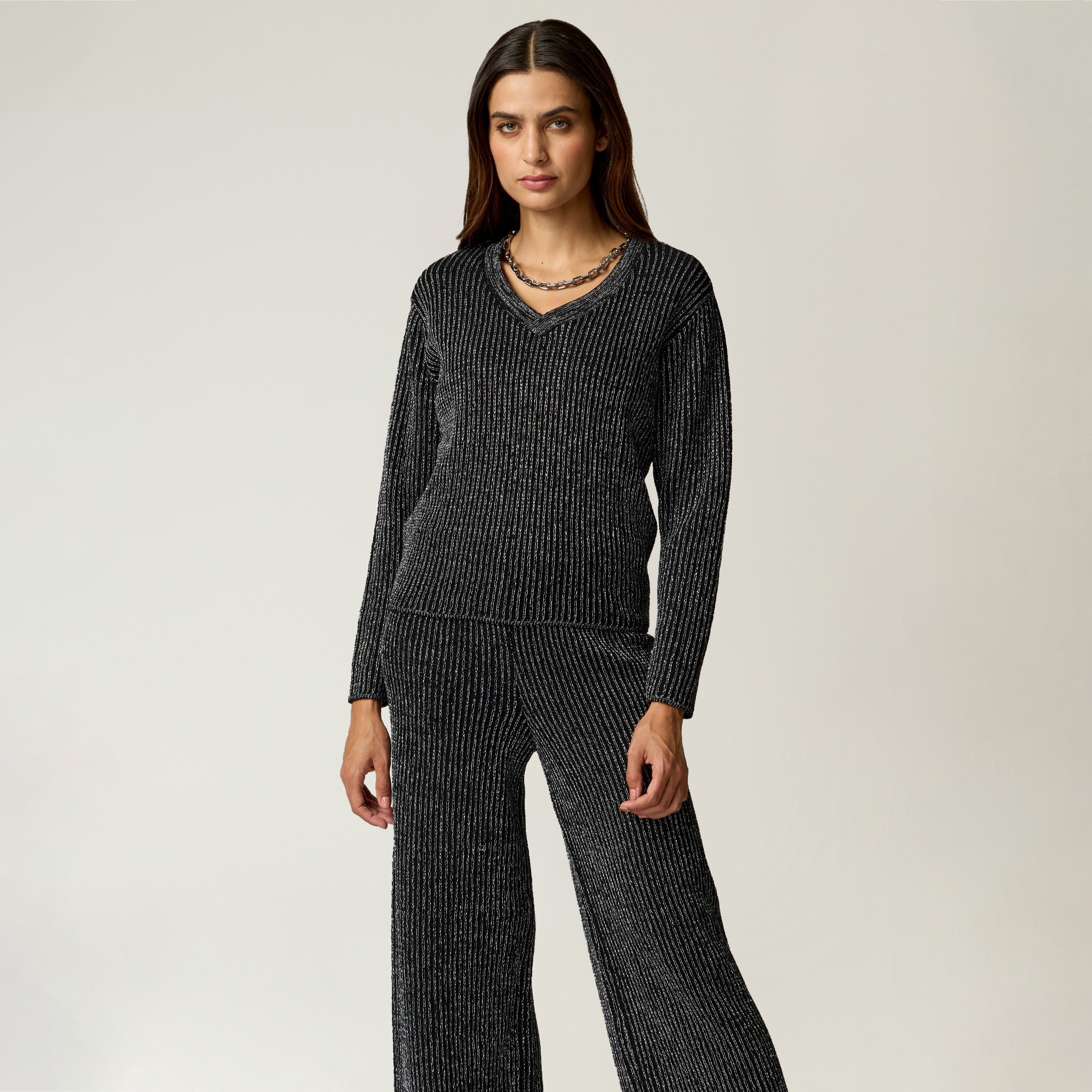 Suéter Negro Lurex Cuello V