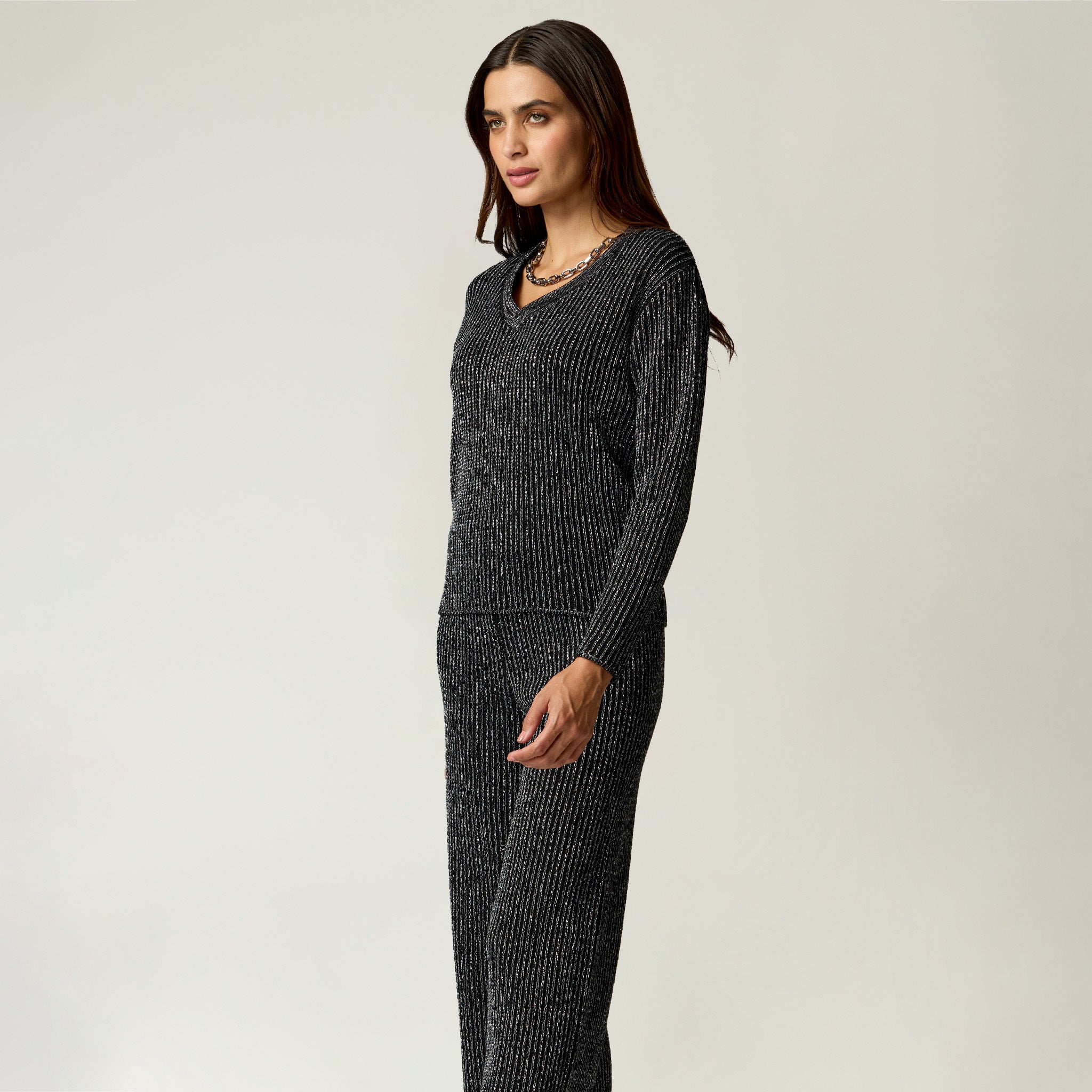 Suéter Negro Lurex Cuello V