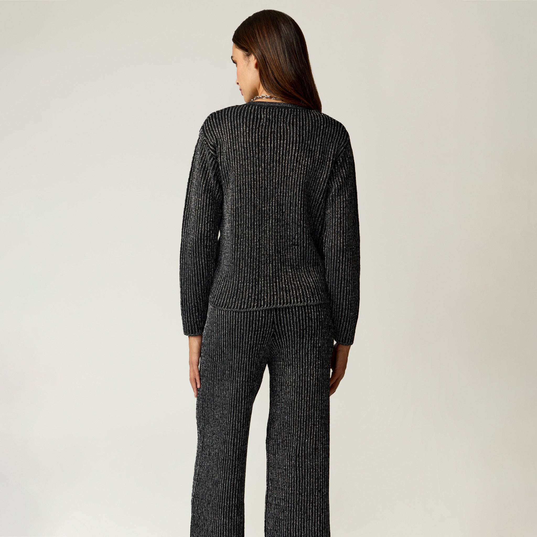 Suéter Negro Lurex Cuello V