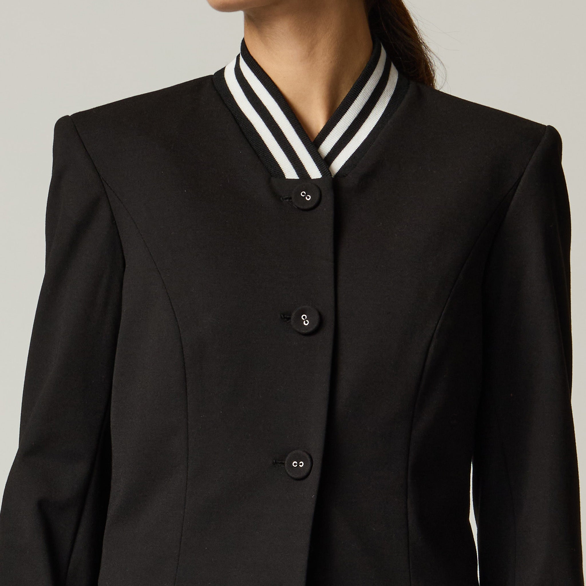 Saco Negro Escote V Criteria