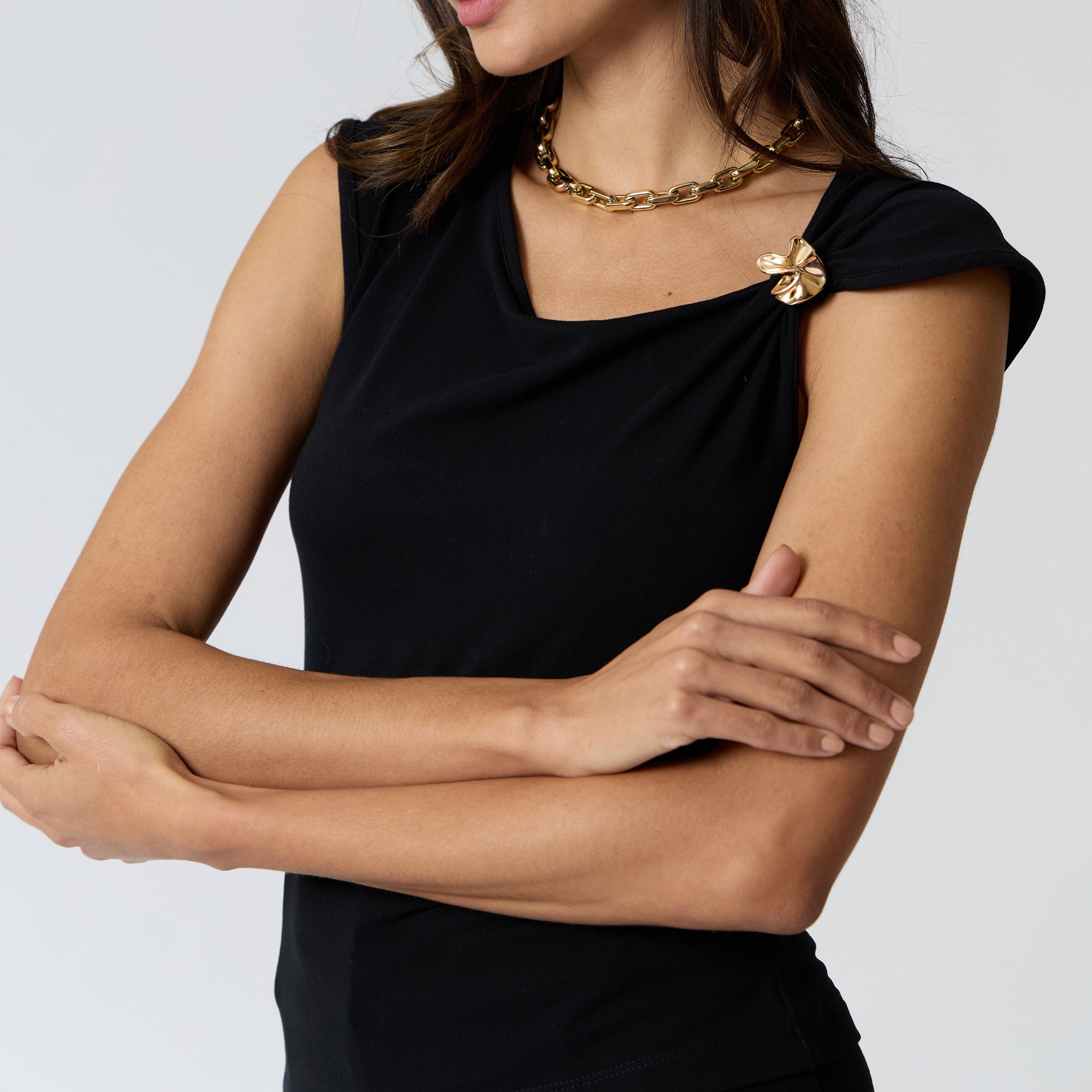 Blusa Negra Con Detalle