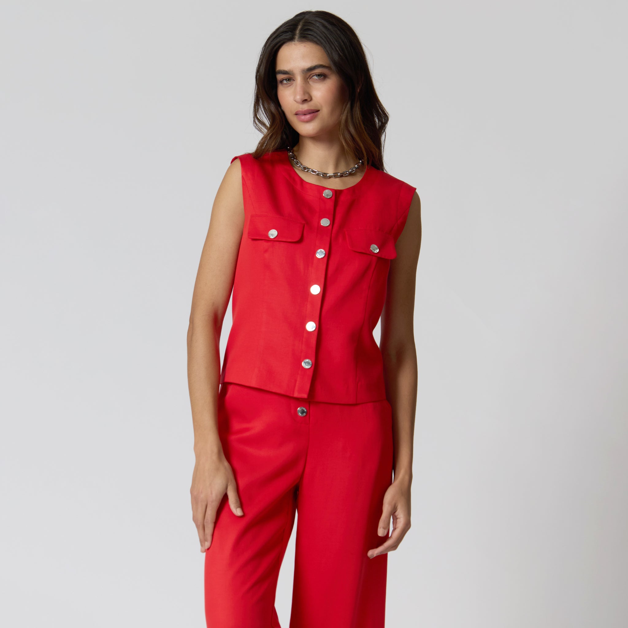 Blusa Roja con Broches