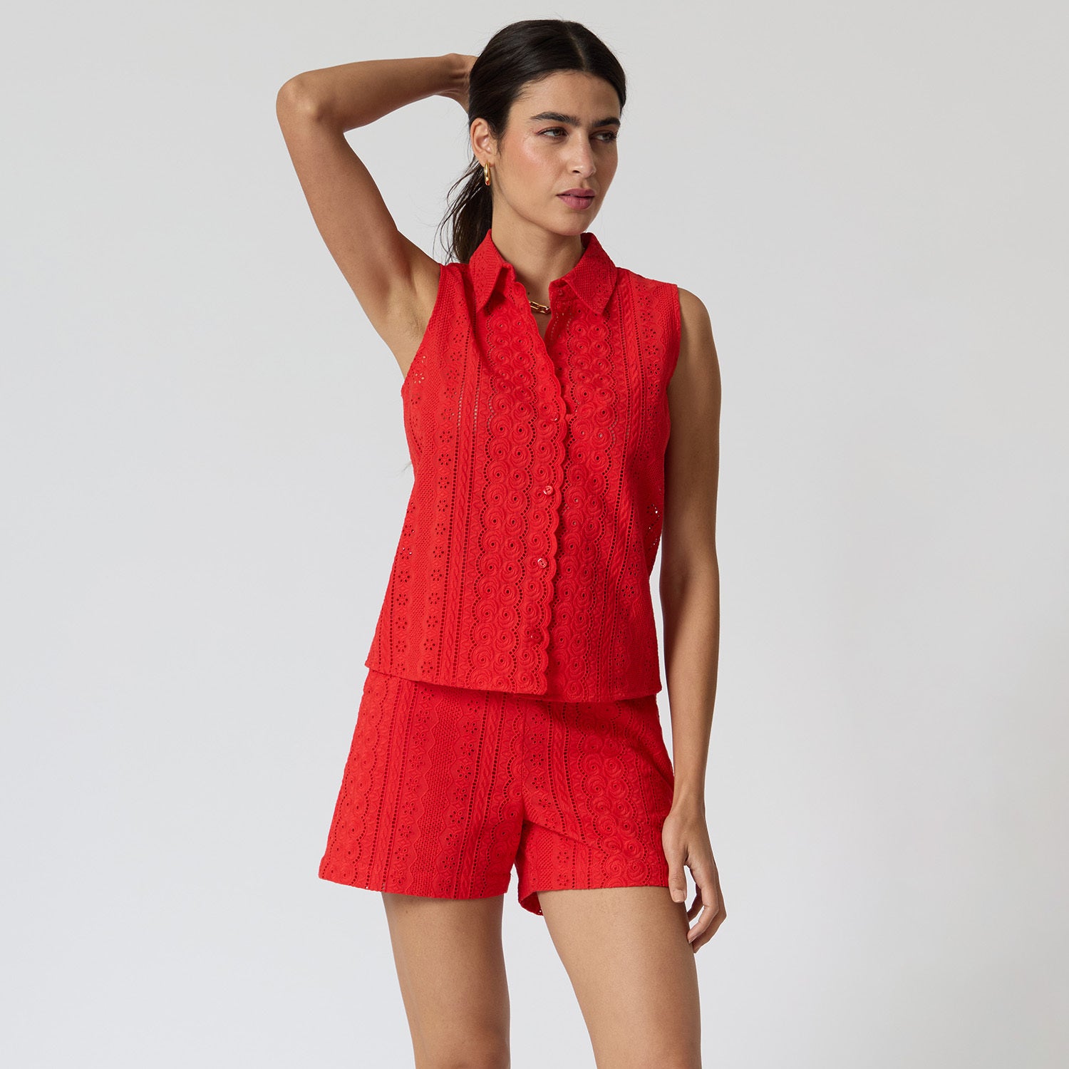 Blusa Roja Bordada