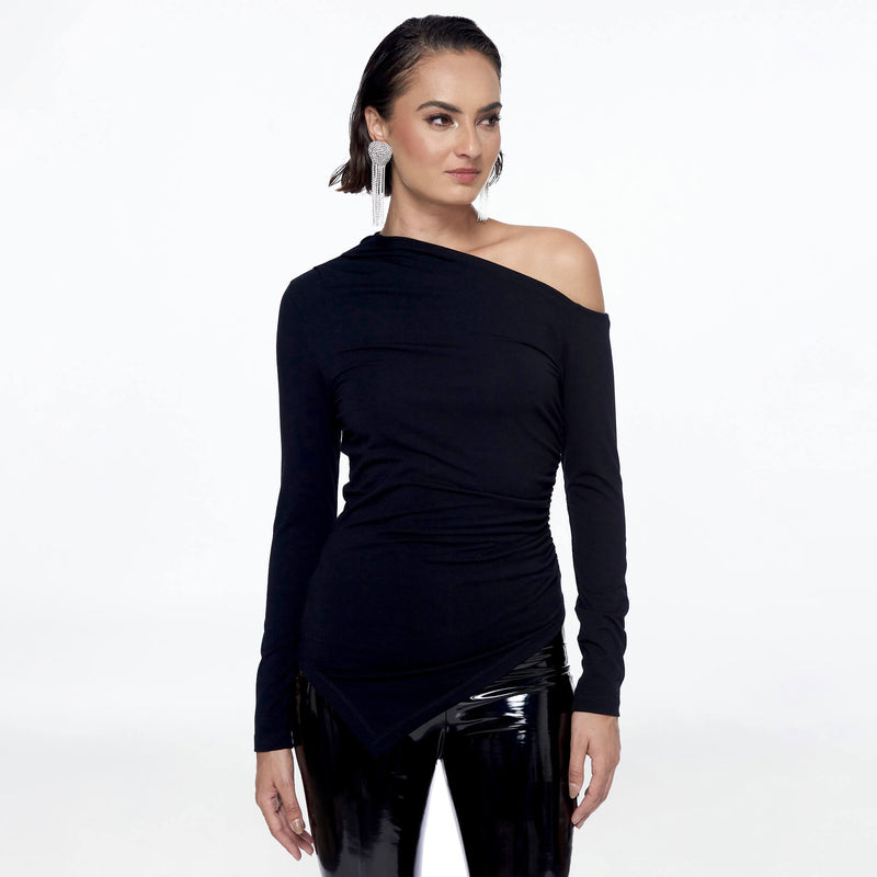 Blusa negra asimétrica