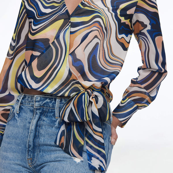 Blusa estampada con nudo