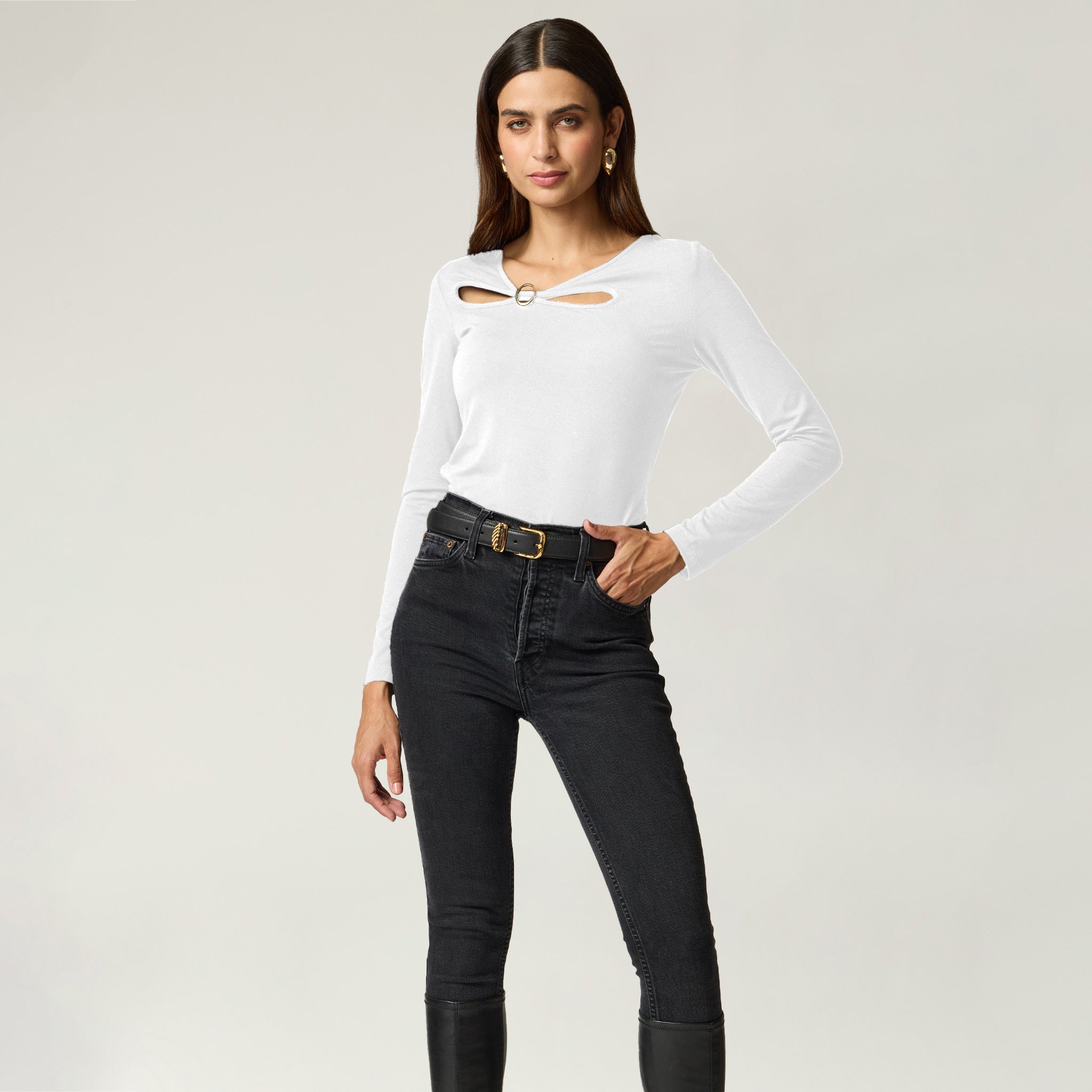 Blusa Lisa Cuello Redondo con Argolla