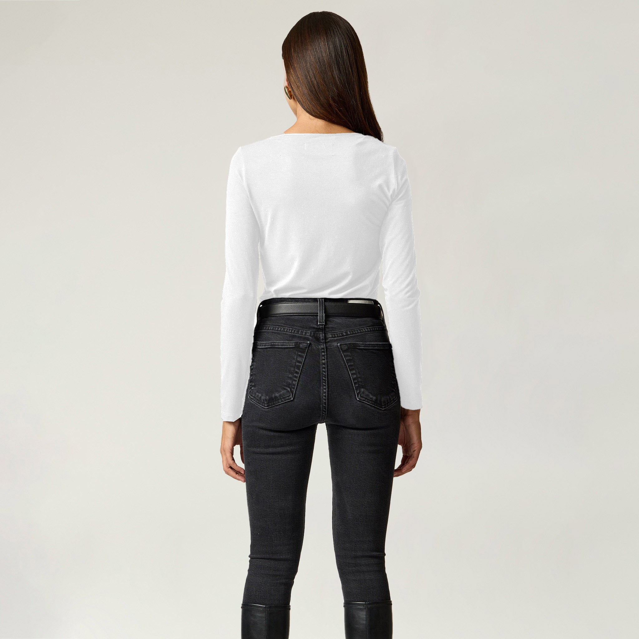 Blusa Lisa Cuello Redondo con Argolla