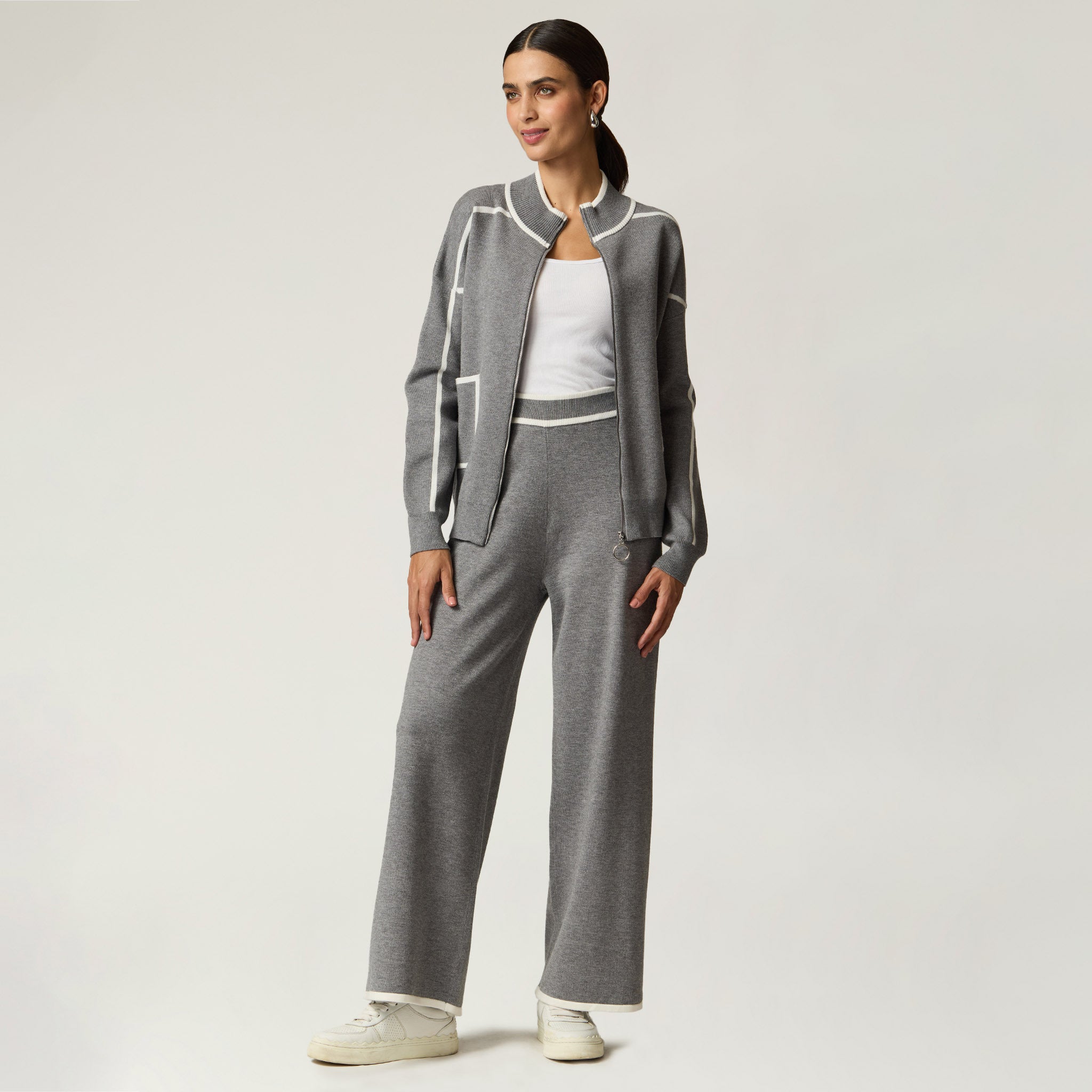 Sueter Gris Punto Cuello Alto