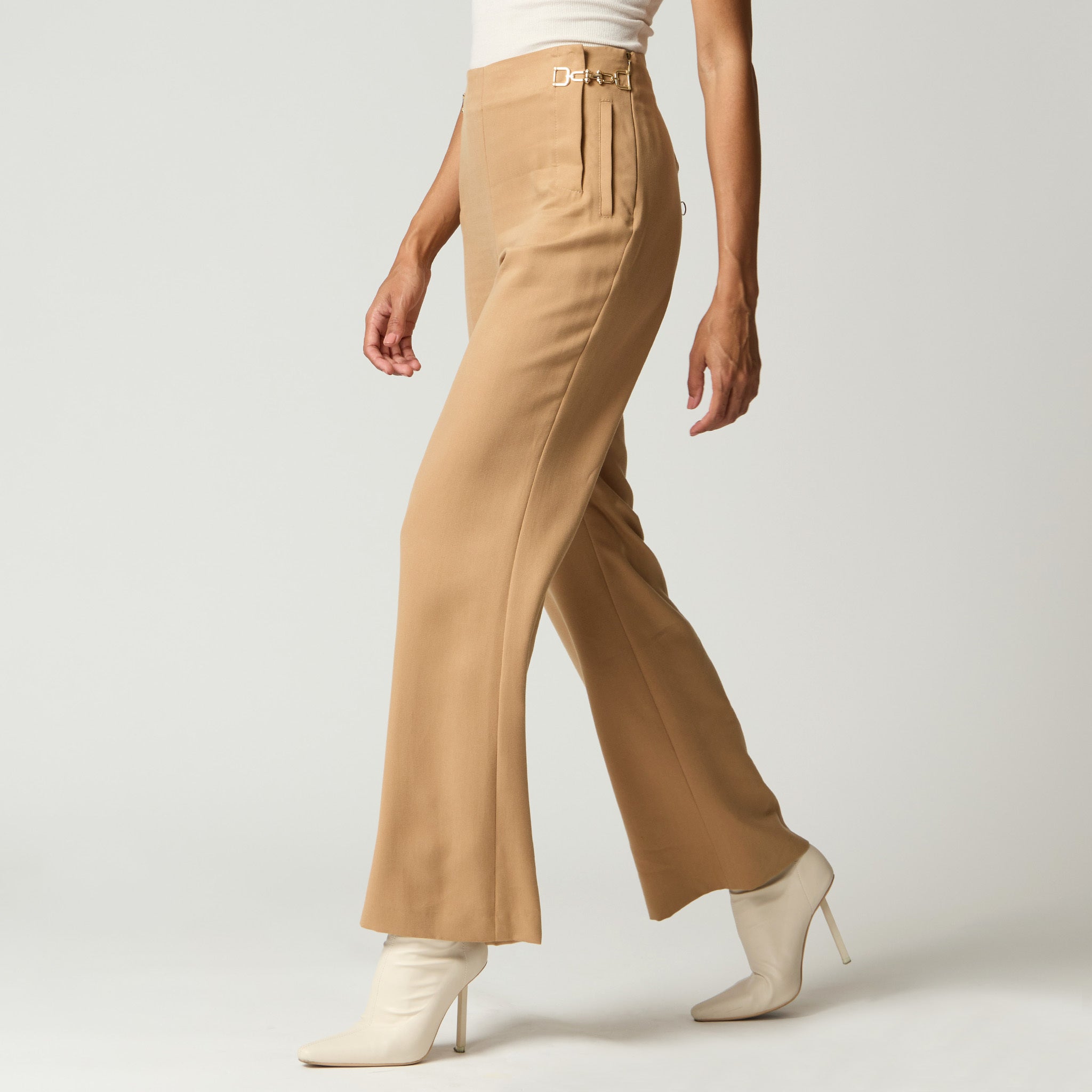 Pantalón Herrajes Camel