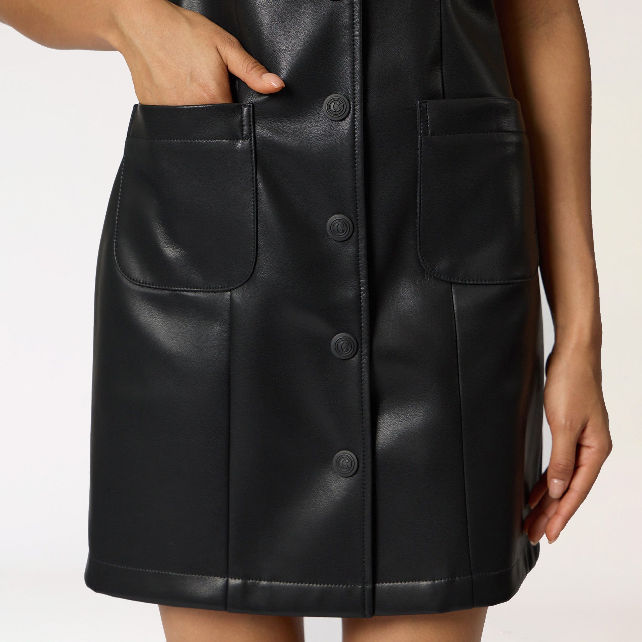 Vestido Negro Vinipiel